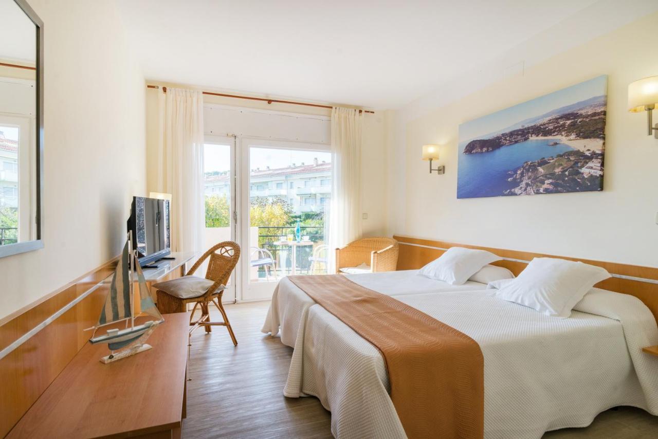 Hotel Ancora Паламос Экстерьер фото