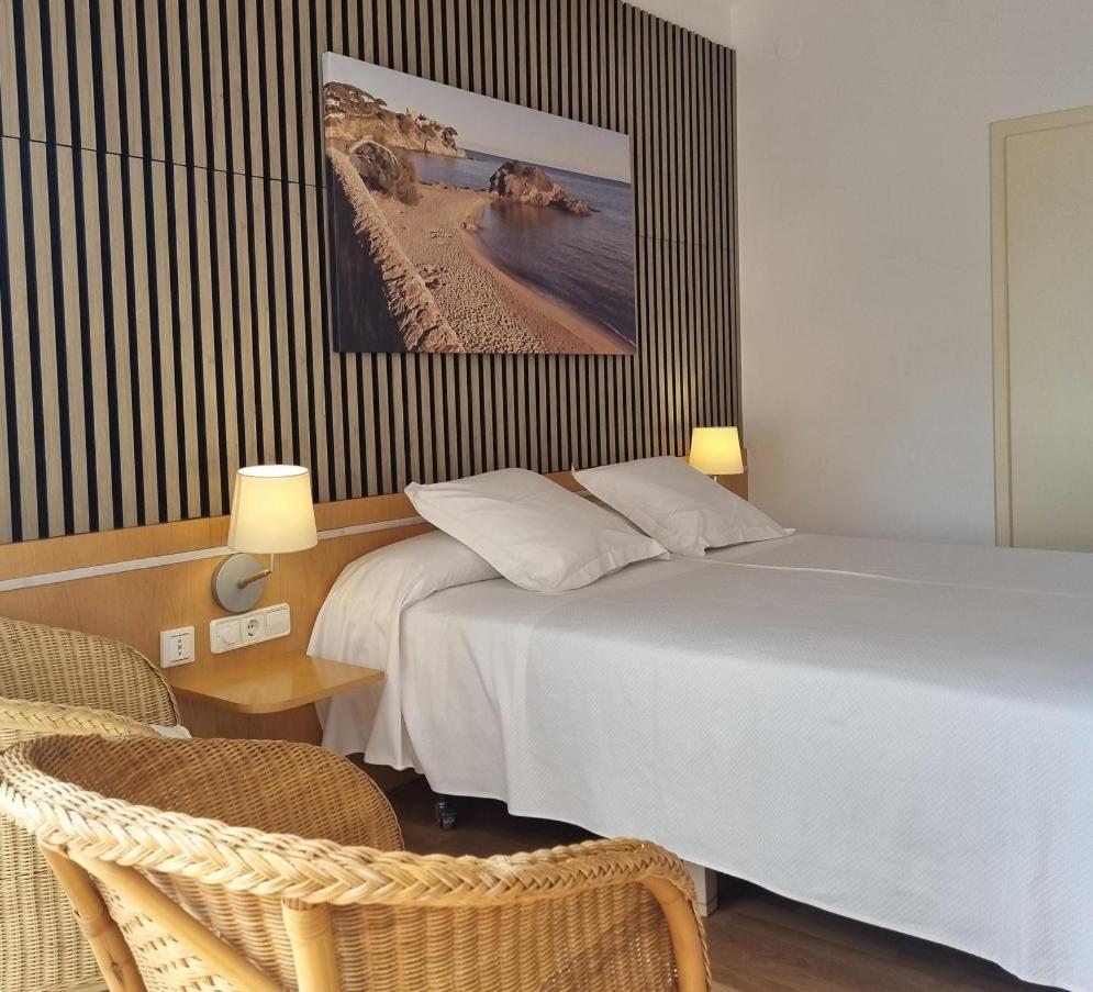 Hotel Ancora Паламос Экстерьер фото