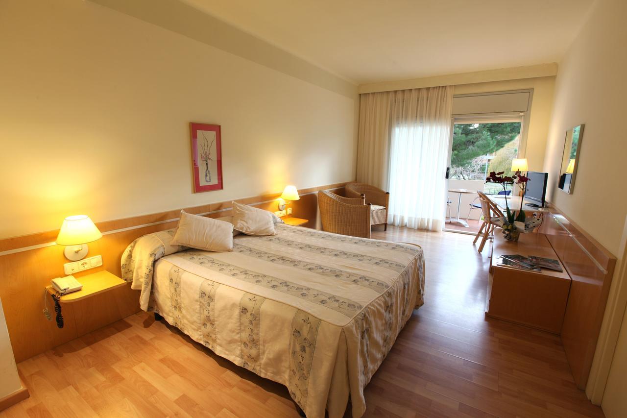 Hotel Ancora Паламос Экстерьер фото