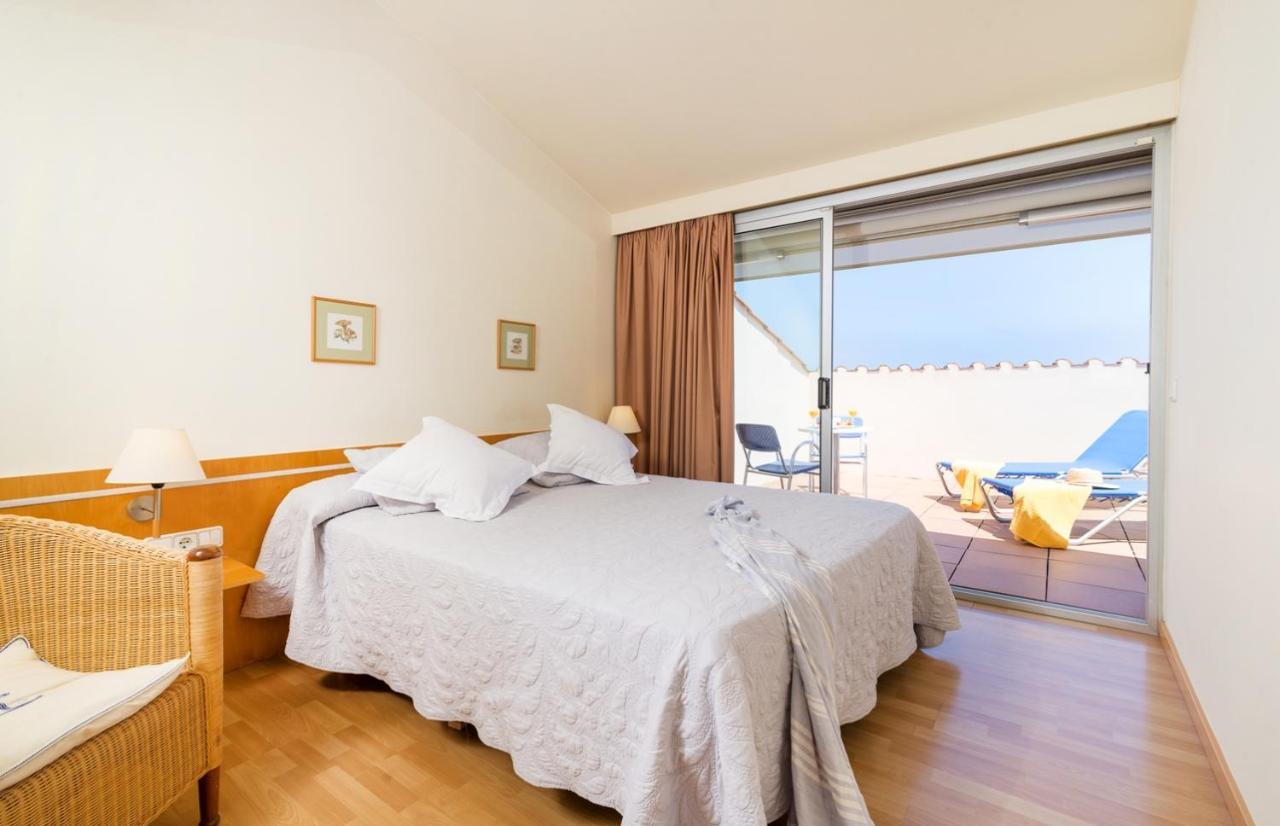 Hotel Ancora Паламос Экстерьер фото